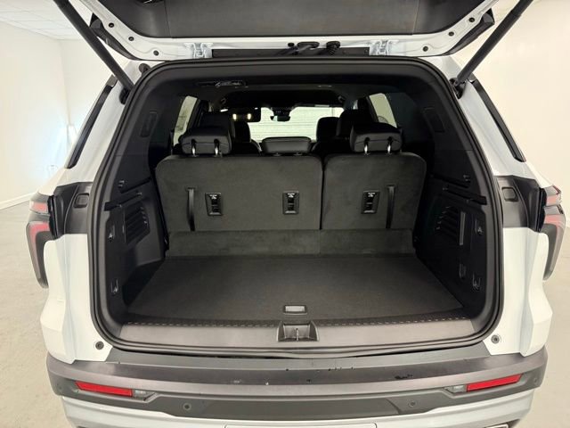 New 2026 Chevrolet Traverse LT image 8
