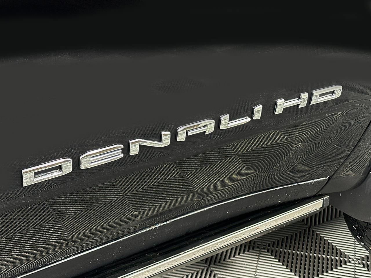 Used 2024 GMC Sierra 3500 Denali w/ Denali Reserve Package image 27