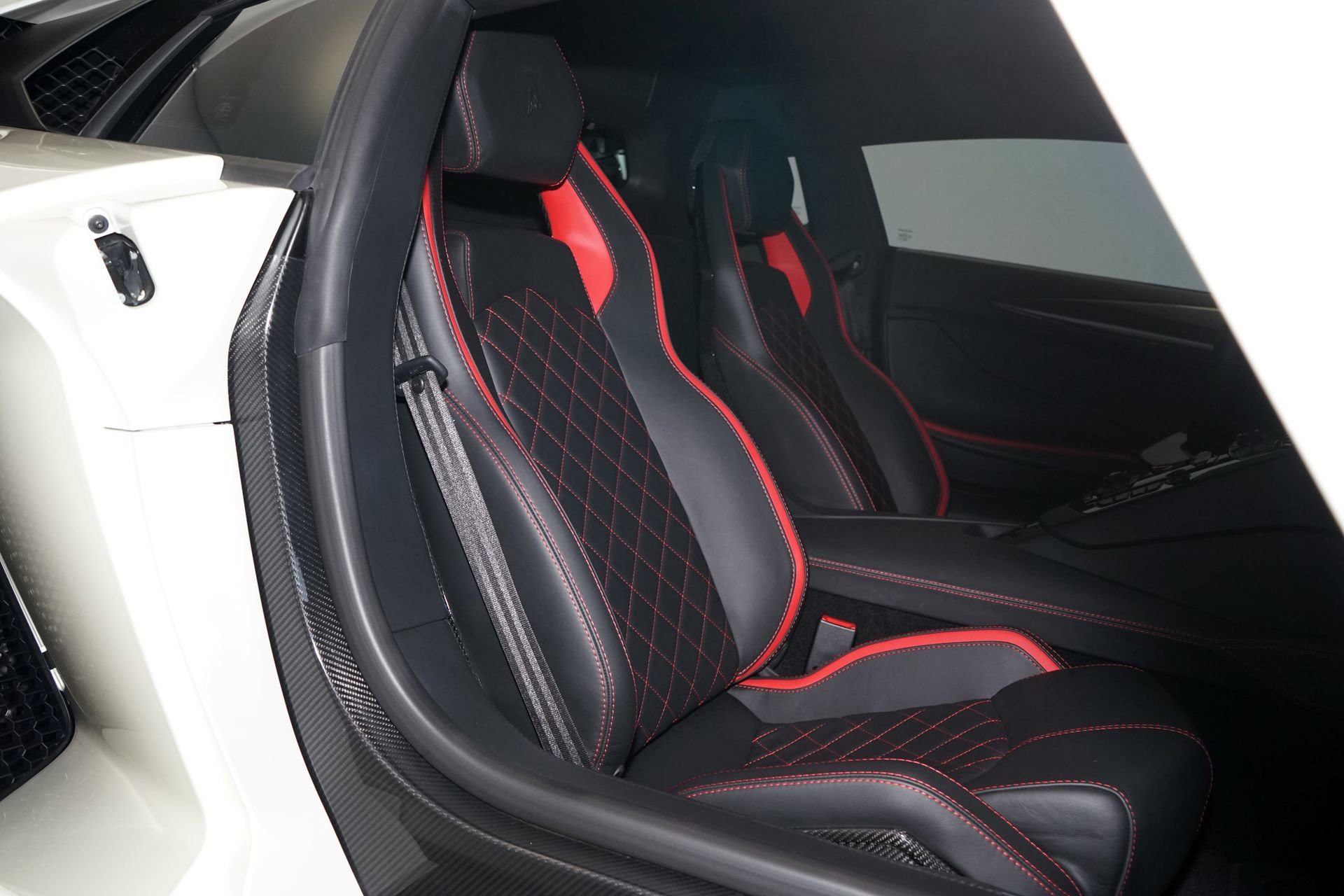 Used 2017 Lamborghini Aventador S AWD/4WD image 8