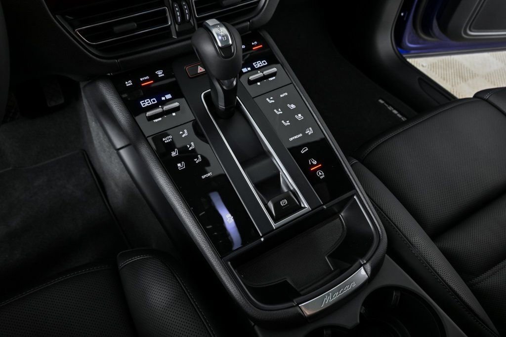 New 2026 Porsche Macan image 18