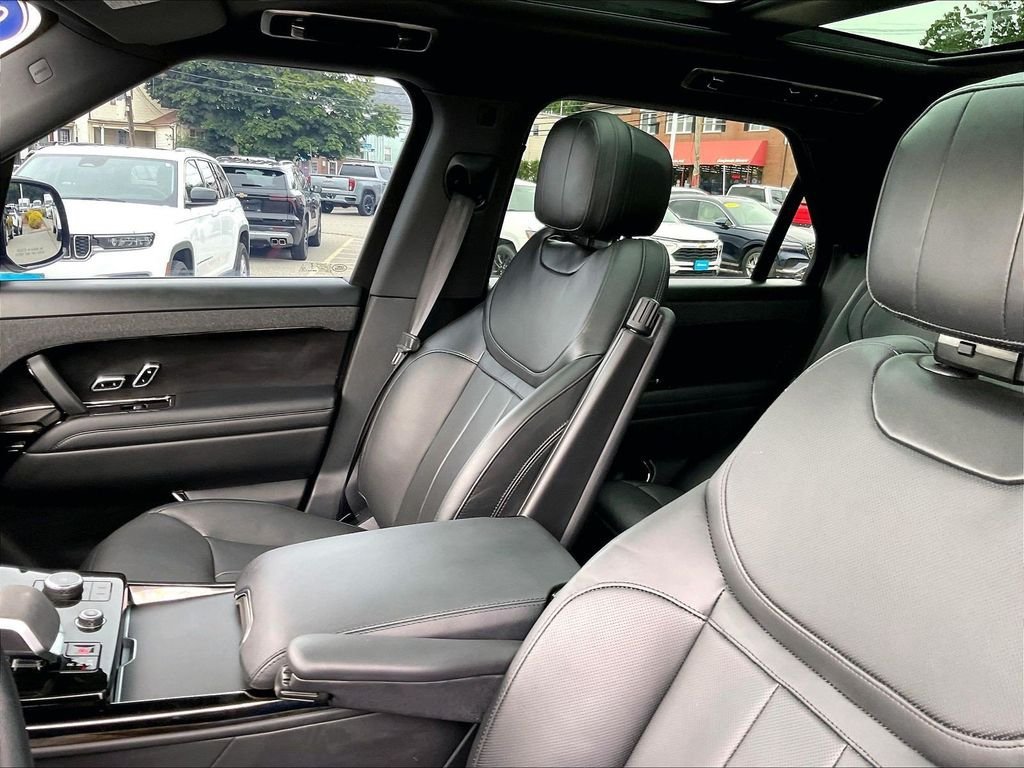 Used 2023 Land Rover Range Rover Sport SE AWD/4WD image 9