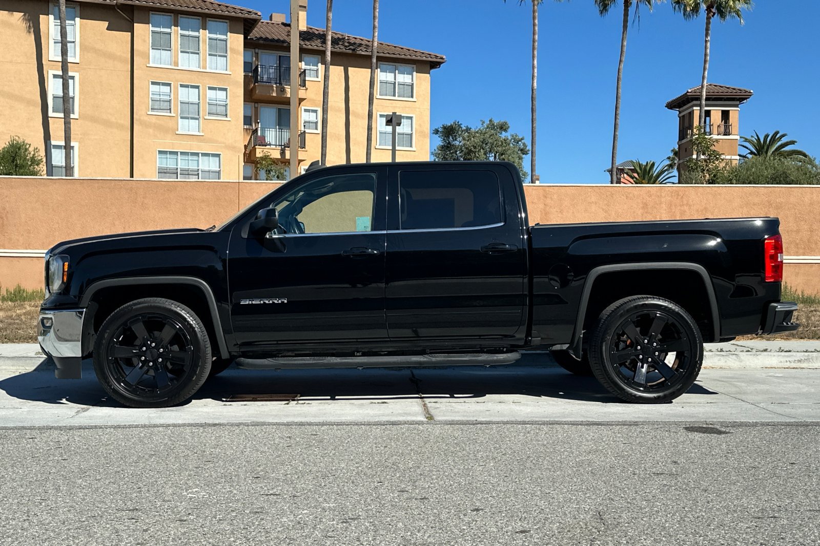 Used 2017 GMC Sierra 1500 SLE RWD image 7