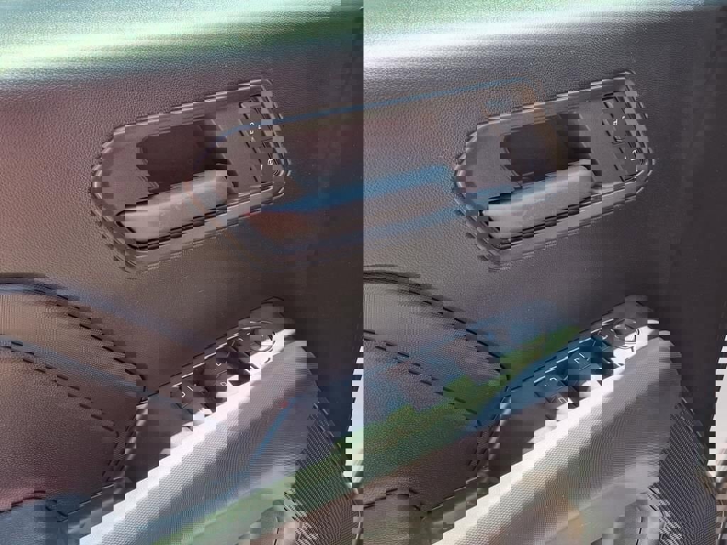 New 2025 Chevrolet Colorado W/T image 11