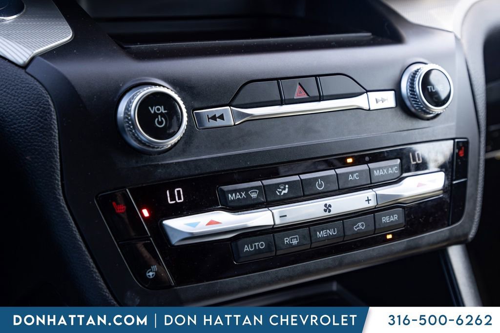 Used 2020 Ford Explorer XLT w/ Equipment Group 202A RWD image 8