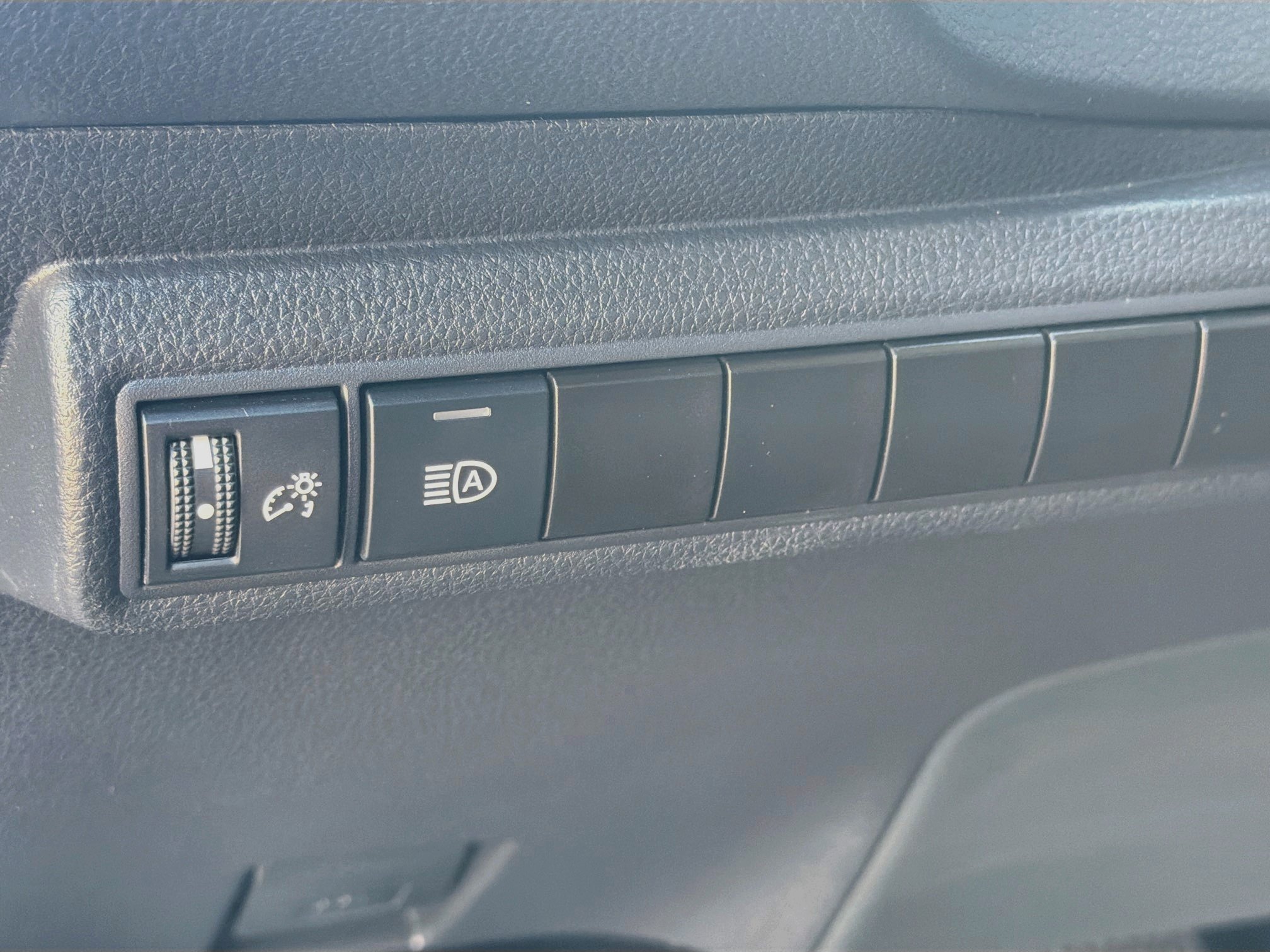 Used 2025 Toyota Corolla LE FWD image 16