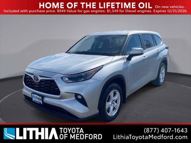 Certified 2024 Toyota Highlander LE AWD/4WD image 1
