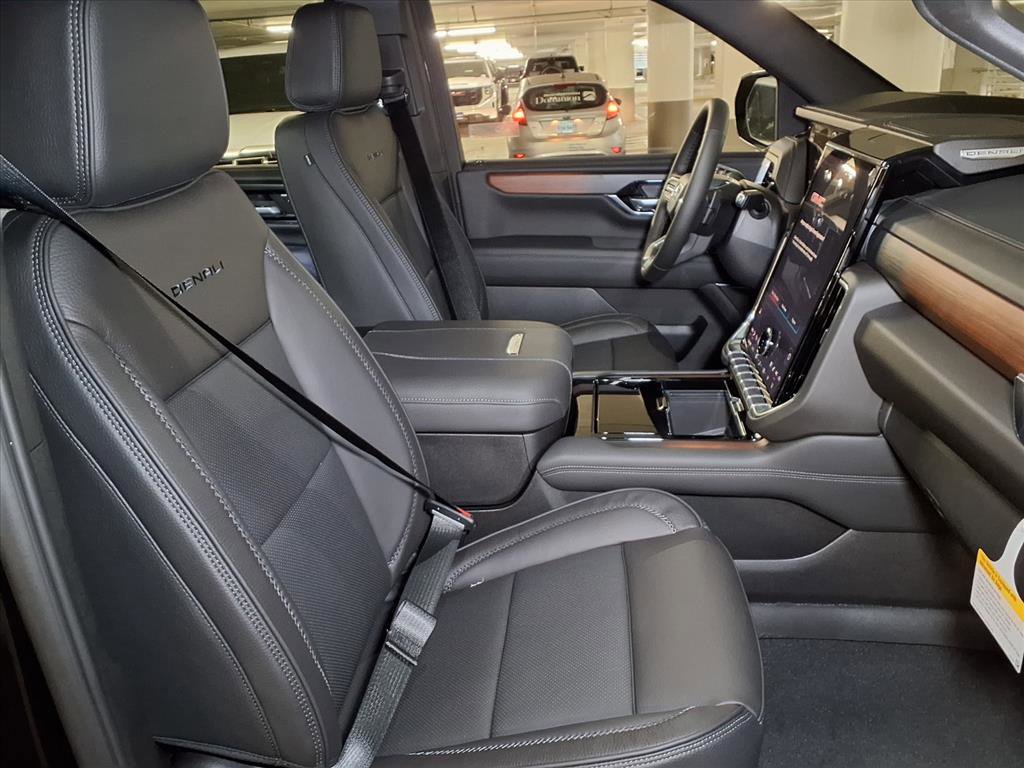New 2026 GMC Yukon Denali image 6