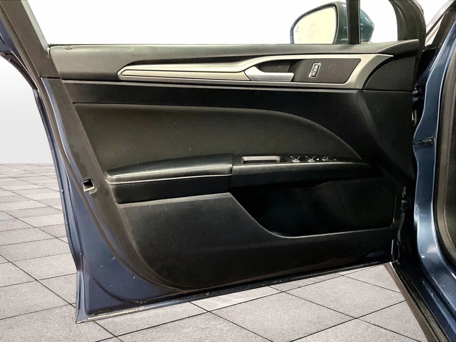 Used 2019 Ford Fusion SE image 23