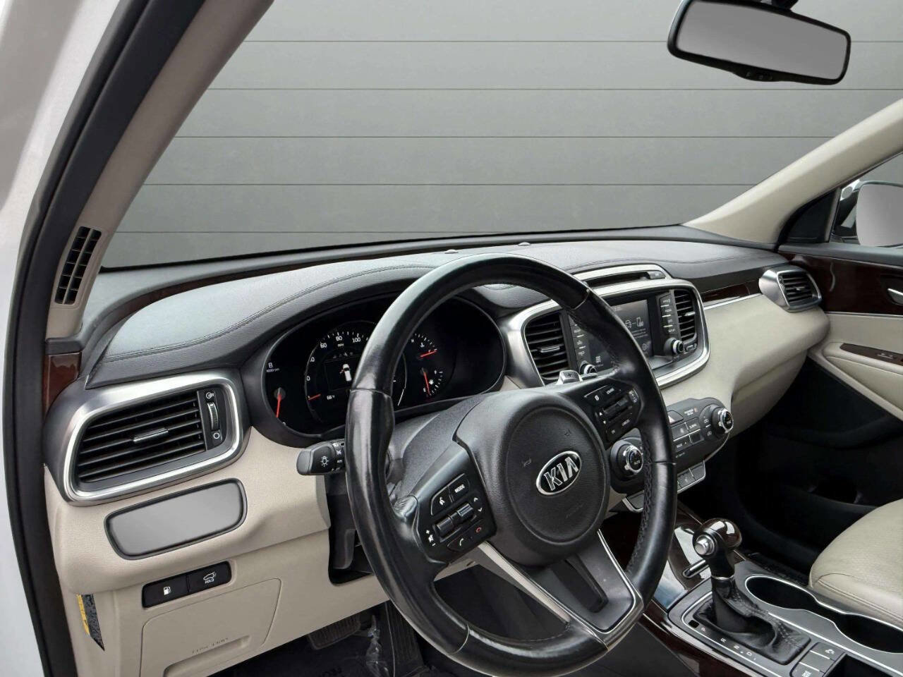 Used 2017 Kia Sorento EX w/ EX Premium Package image 11