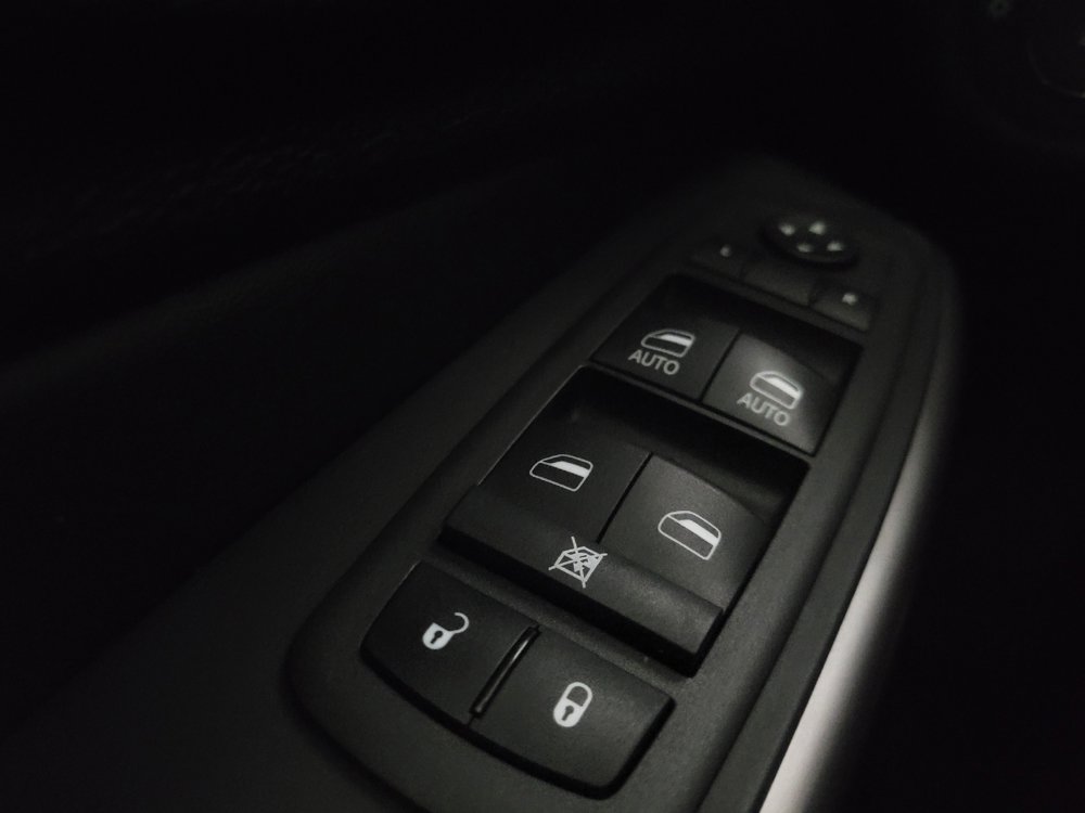 Used 2021 Jeep Cherokee Latitude Lux w/ Comfort/Convenience Group image 27