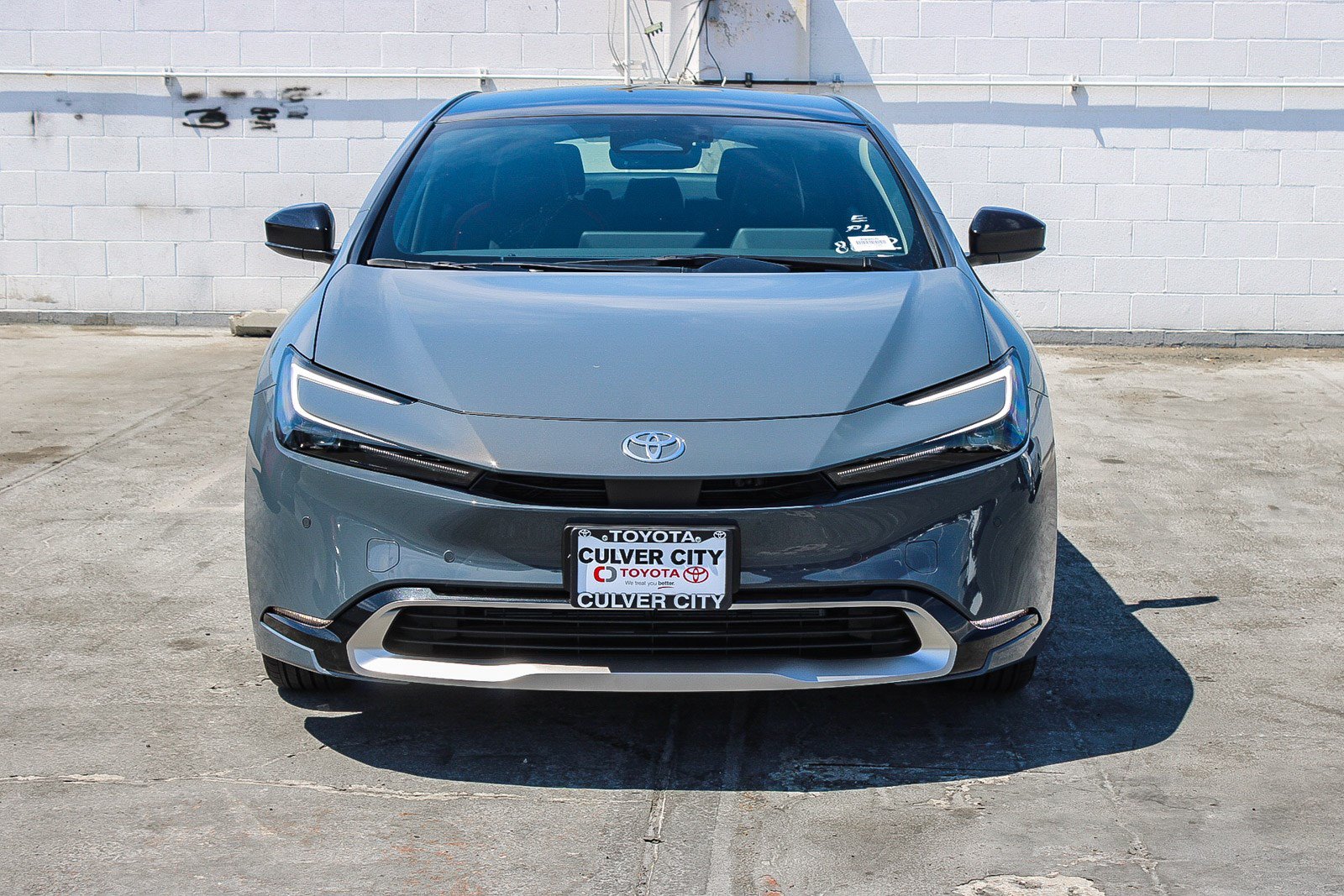 New 2026 Toyota Prius Plug-In Hybrid FWD image 2