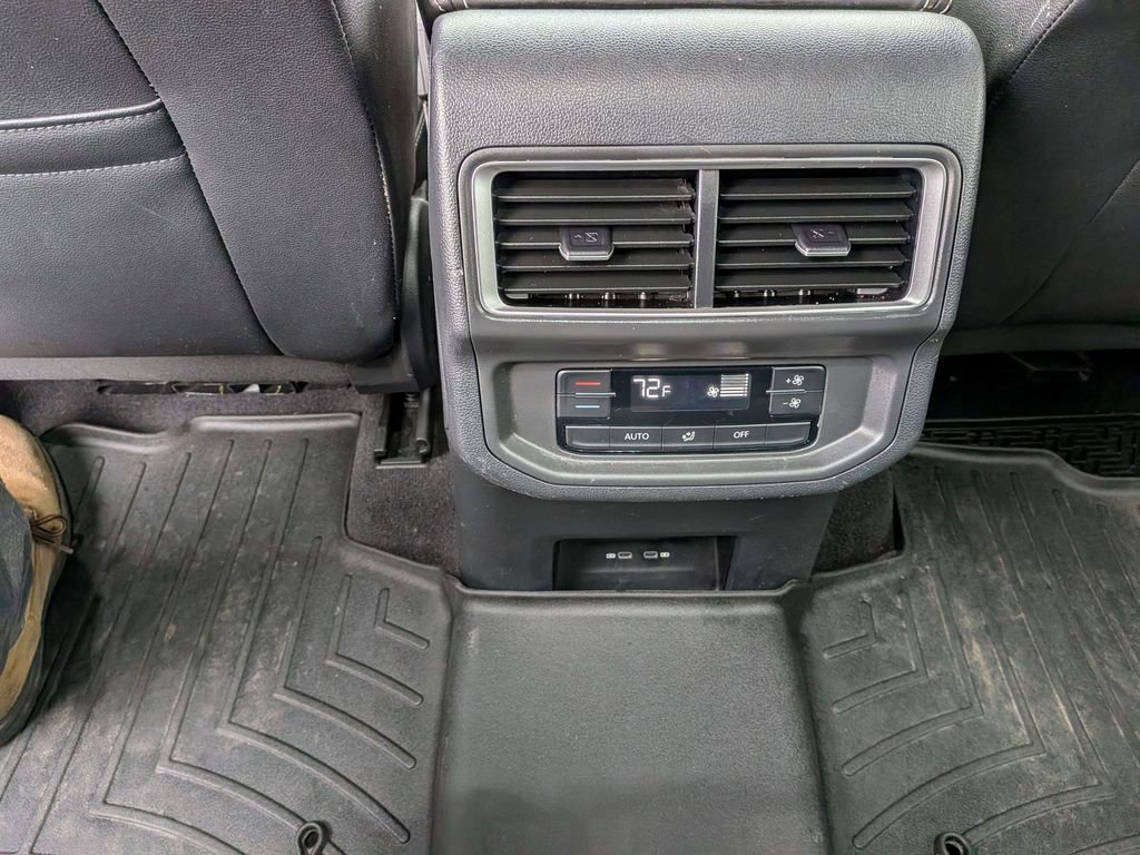 Used 2024 Volkswagen Atlas SE image 18