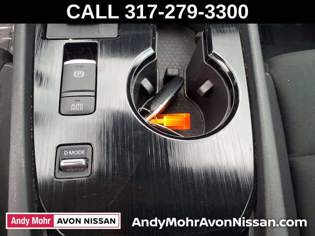 Used 2024 Nissan Rogue S FWD image 29