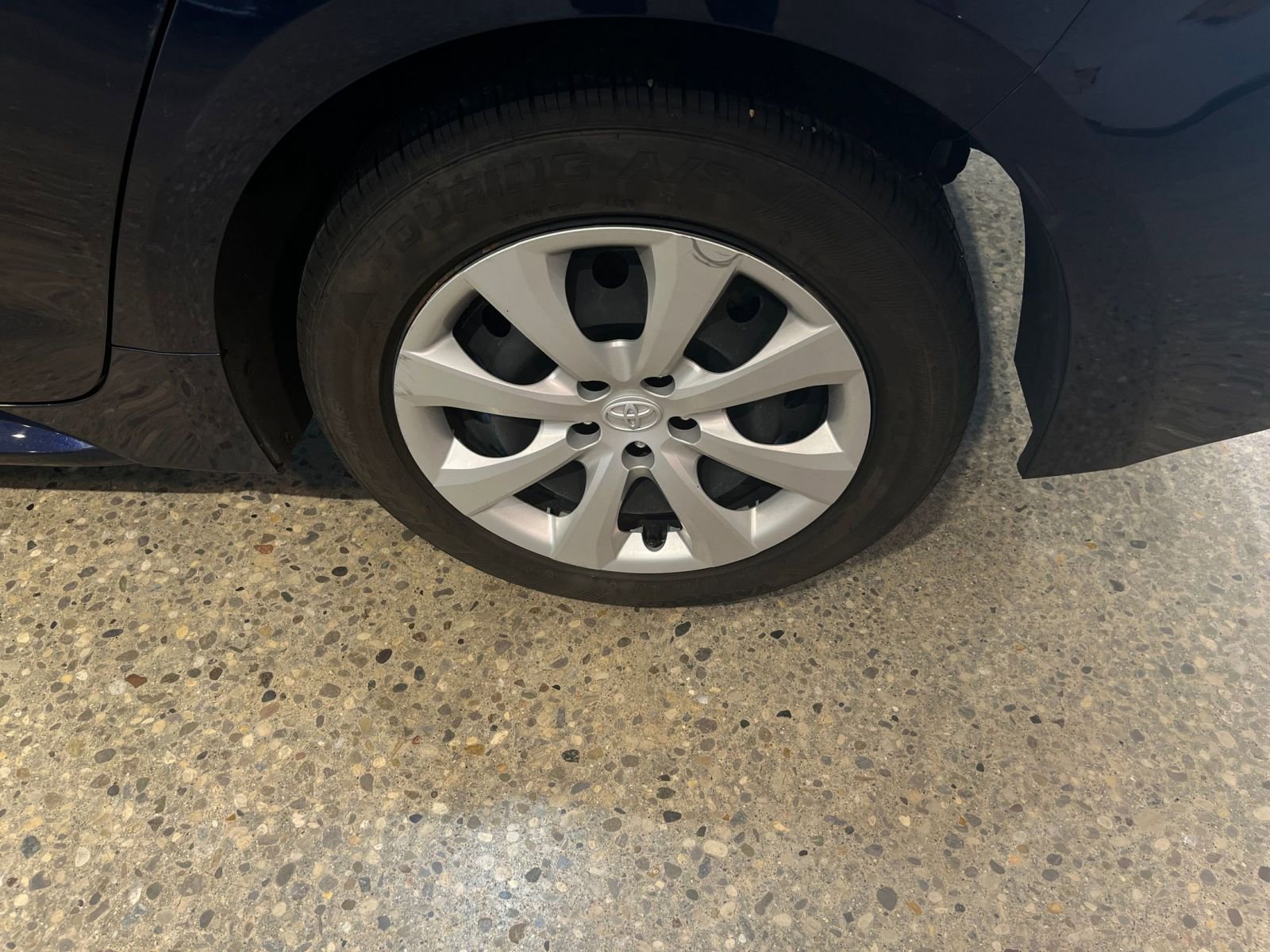 Used 2025 Toyota Corolla LE image 30