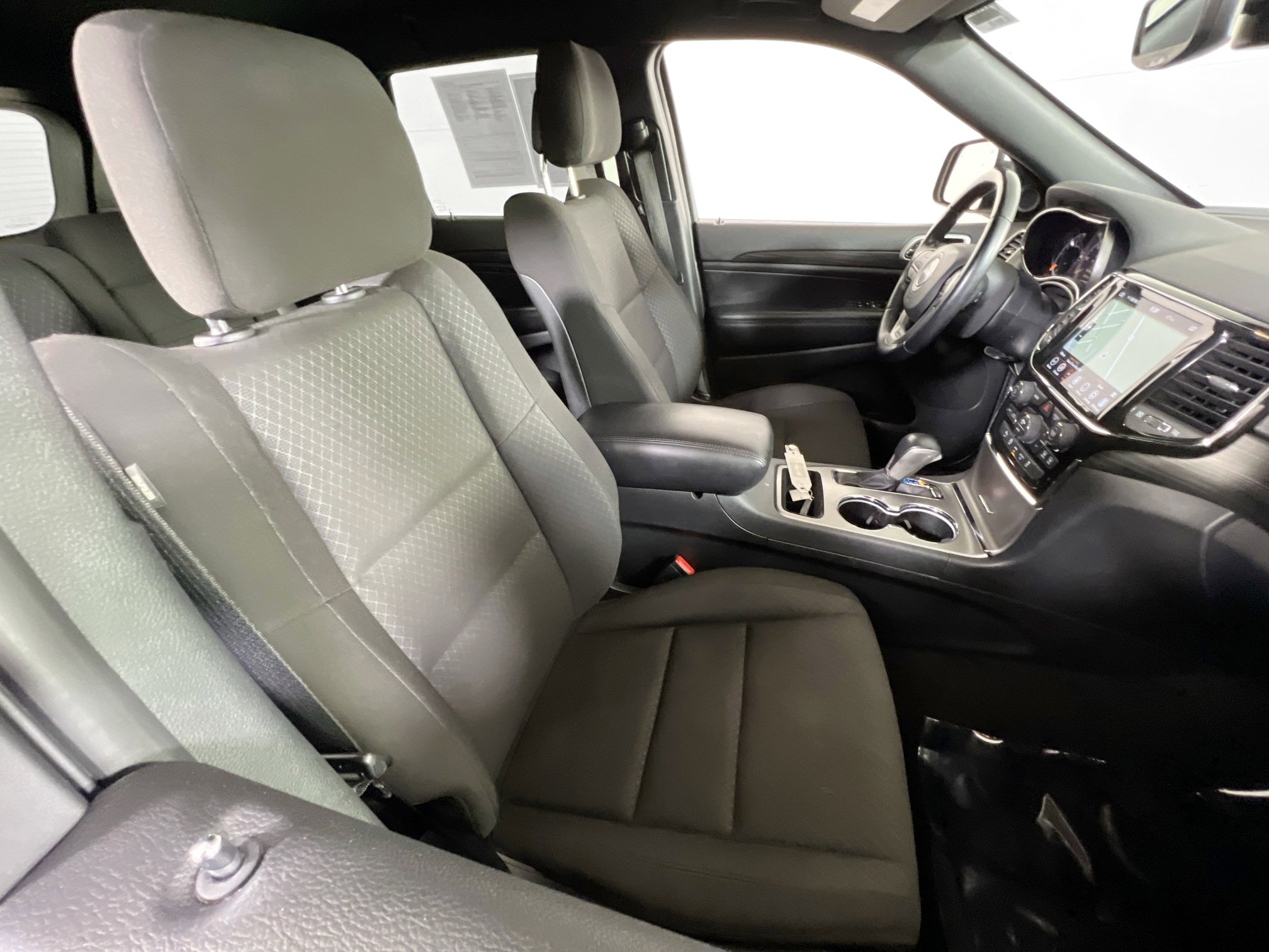 Used 2022 Jeep Grand Cherokee Laredo E image 26