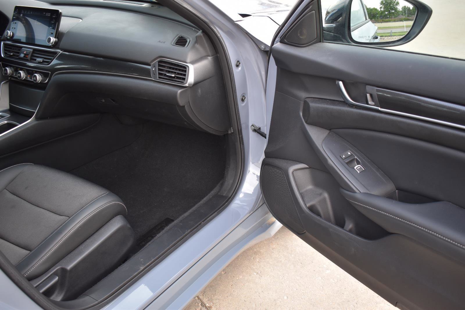 Used 2022 Honda Accord Sport image 13