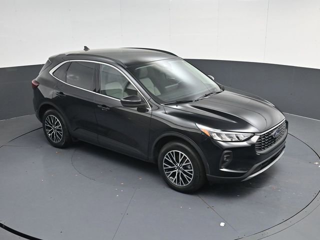 Used 2025 Ford Escape SE image 39