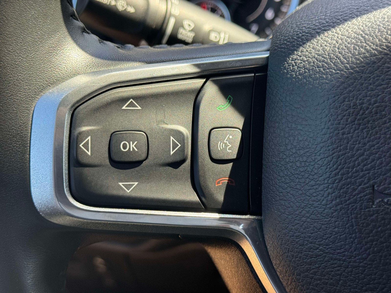 Used 2024 RAM 1500 Laramie AWD/4WD image 20
