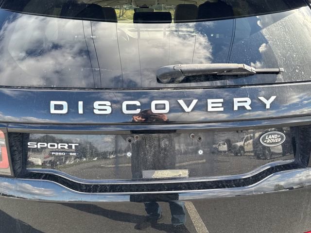 Used 2020 Land Rover Discovery Sport SE image 17