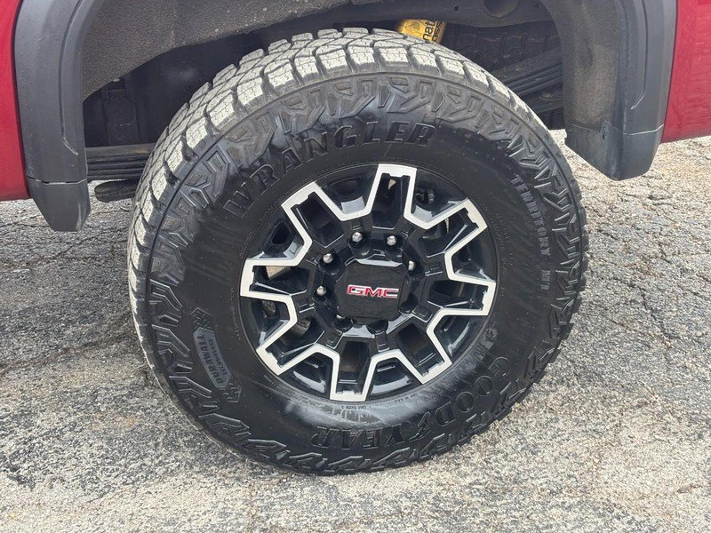 Used 2025 GMC Sierra 2500 AT4X image 11