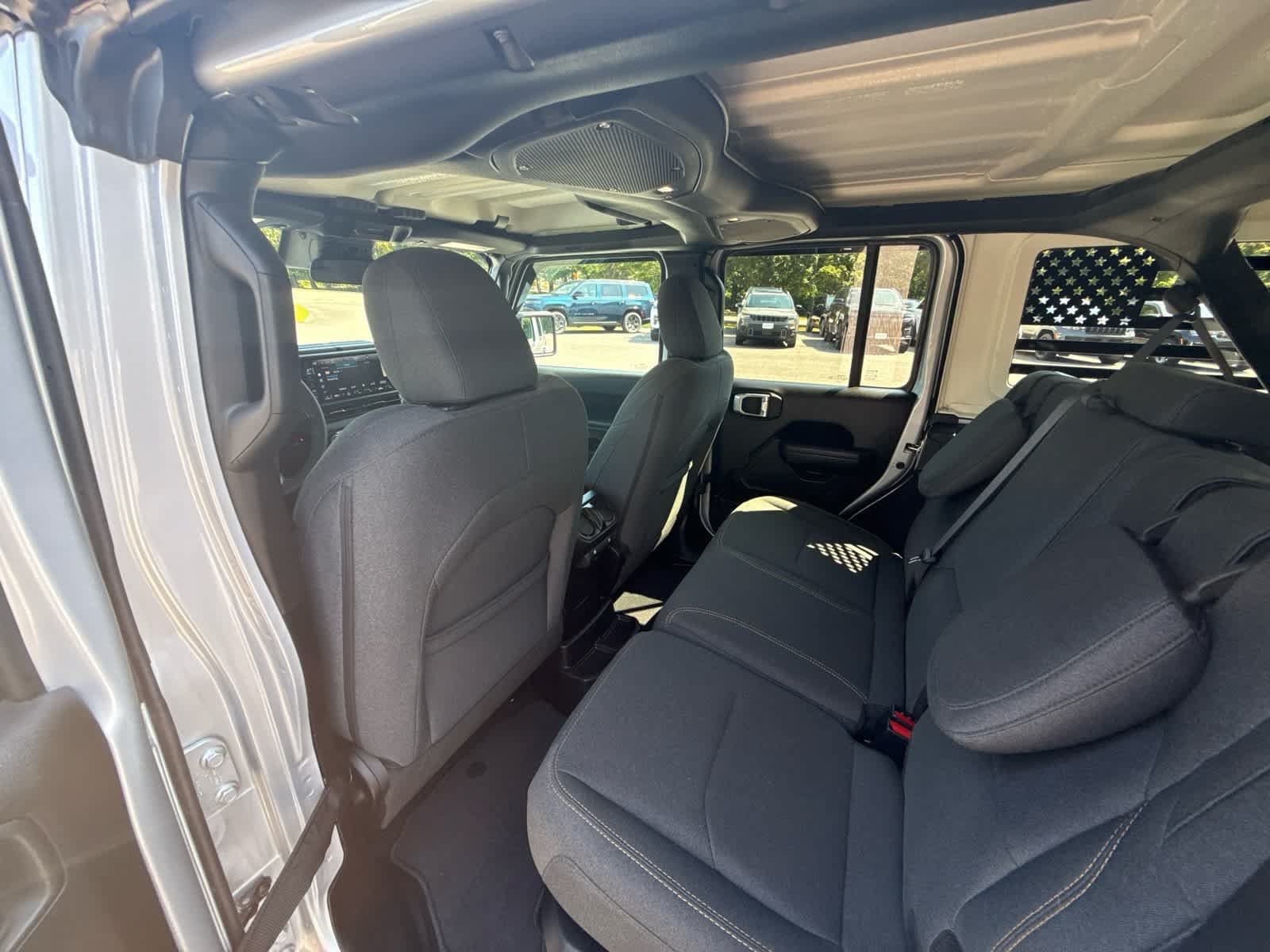 Used 2024 Jeep Wrangler Unlimited AWD/4WD image 19