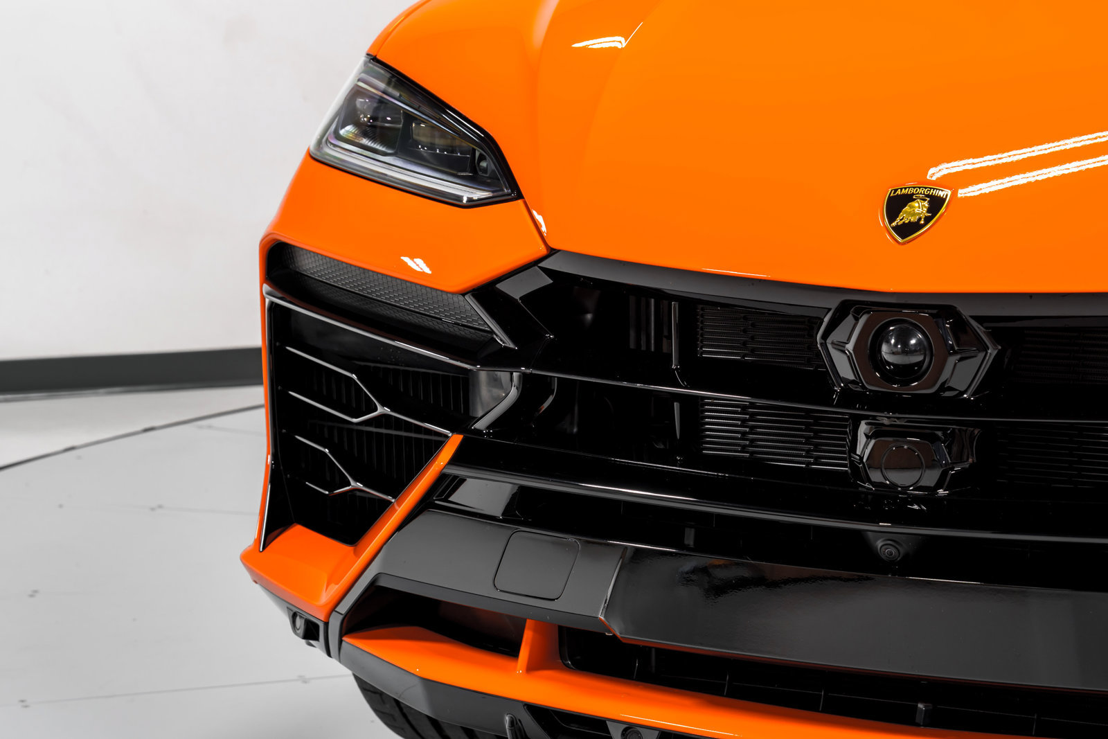 Used 2025 Lamborghini Urus S AWD/4WD image 46