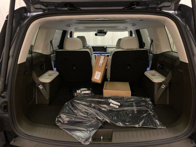 New 2024 Hyundai Santa Fe Calligraphy image 9