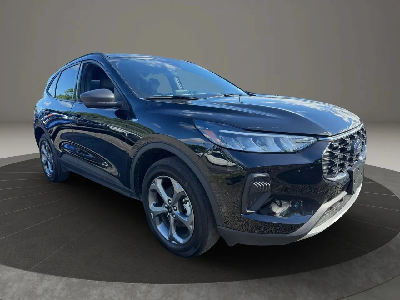 Used 2025 Ford Escape ST-Line AWD/4WD image 3