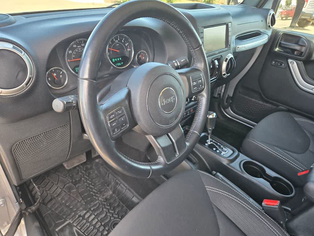Used 2018 Jeep Wrangler Unlimited Sahara w/ Connectivity Group AWD/4WD image 10
