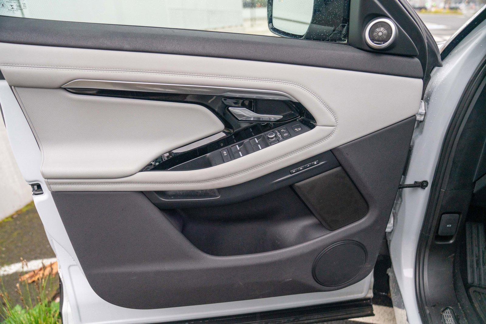 Used 2020 Land Rover Range Rover Evoque First Edition image 10