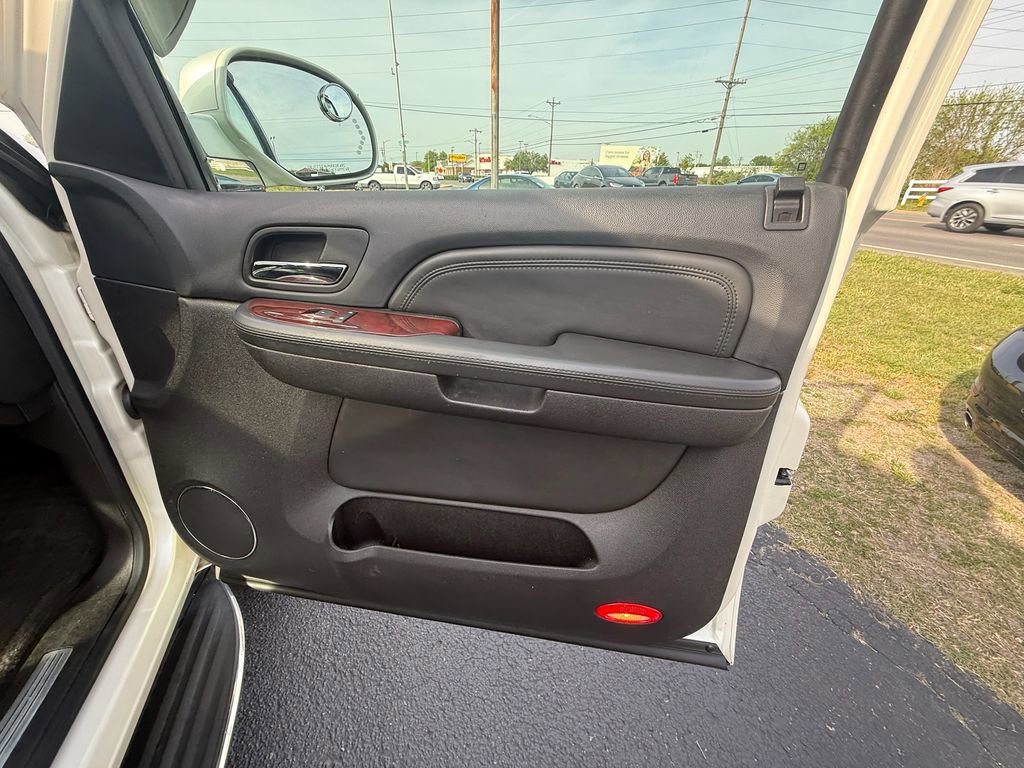 Used 2008 Cadillac Escalade AWD image 24