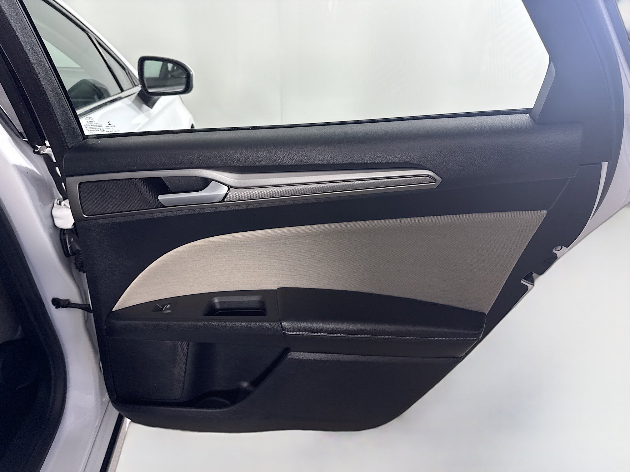 Used 2018 Ford Fusion S image 28