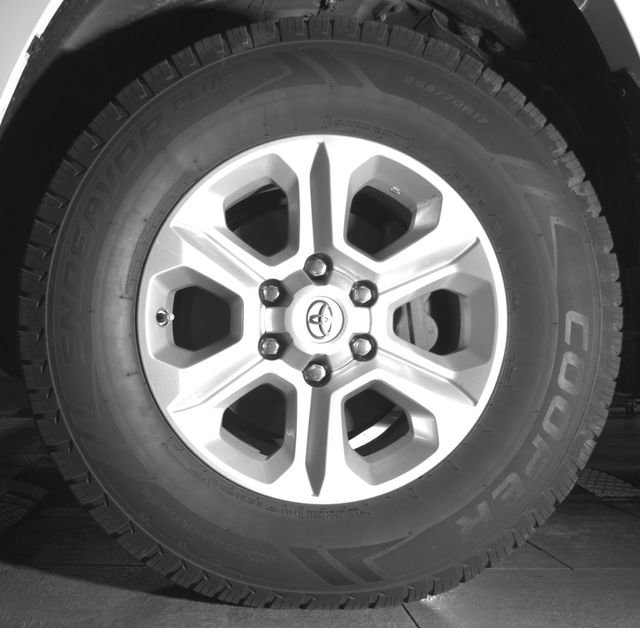 Used 2022 Toyota 4Runner SR5 AWD/4WD image 31