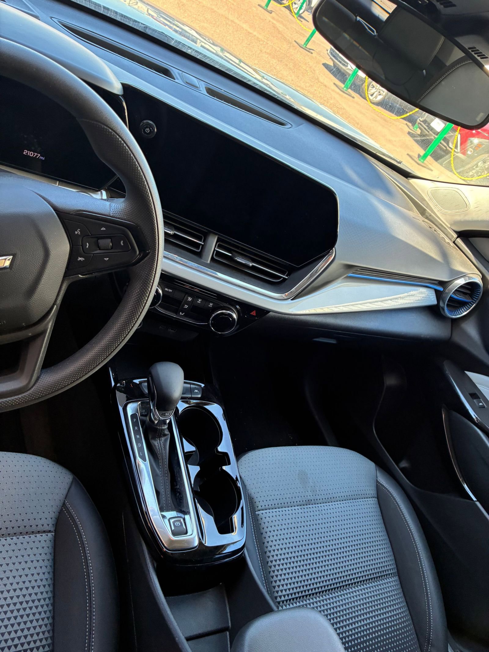 Used 2025 Chevrolet Trax LT image 9