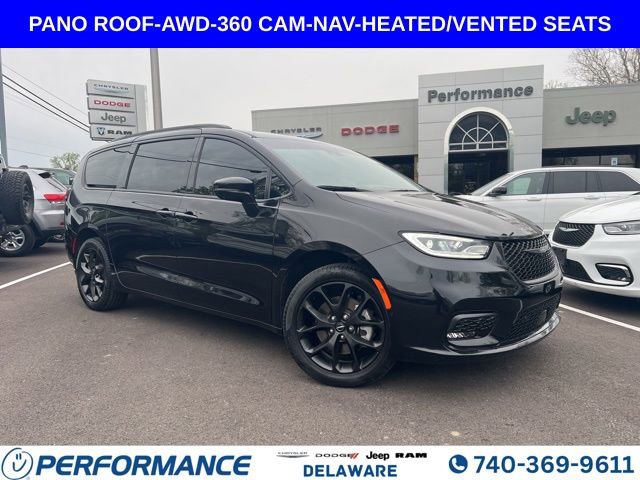 Used 2023 Chrysler Pacifica Limited w/ S Appearance Package