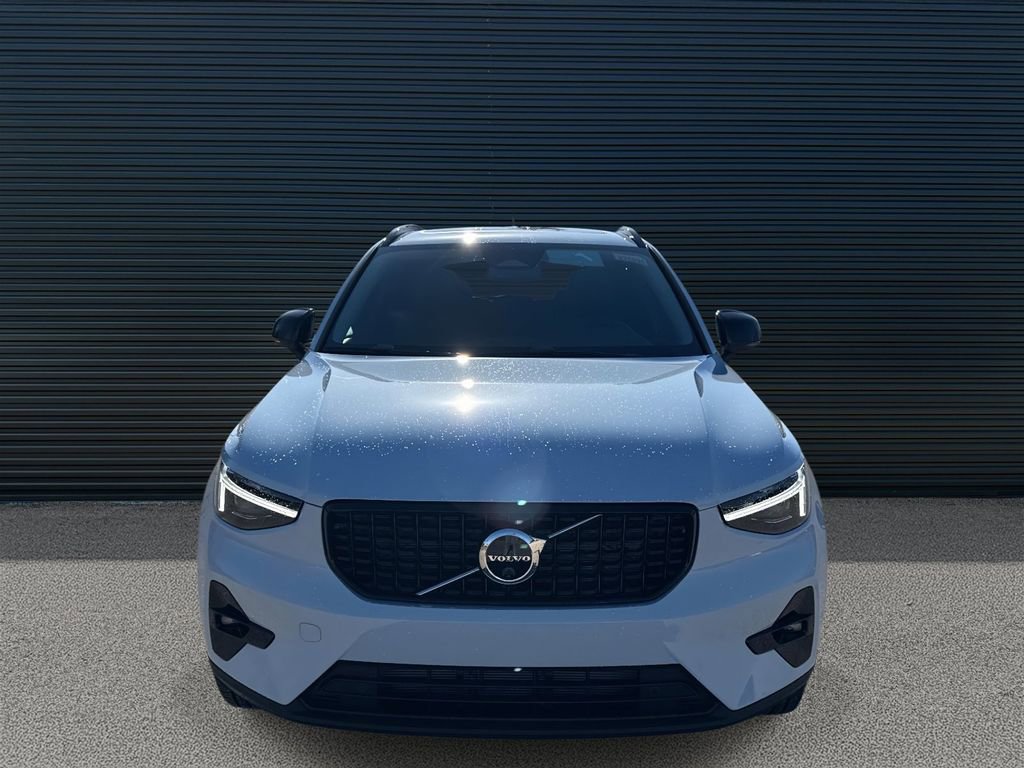 New 2026 Volvo XC40 B5 Ultra w/ Climate Package AWD/4WD image 2