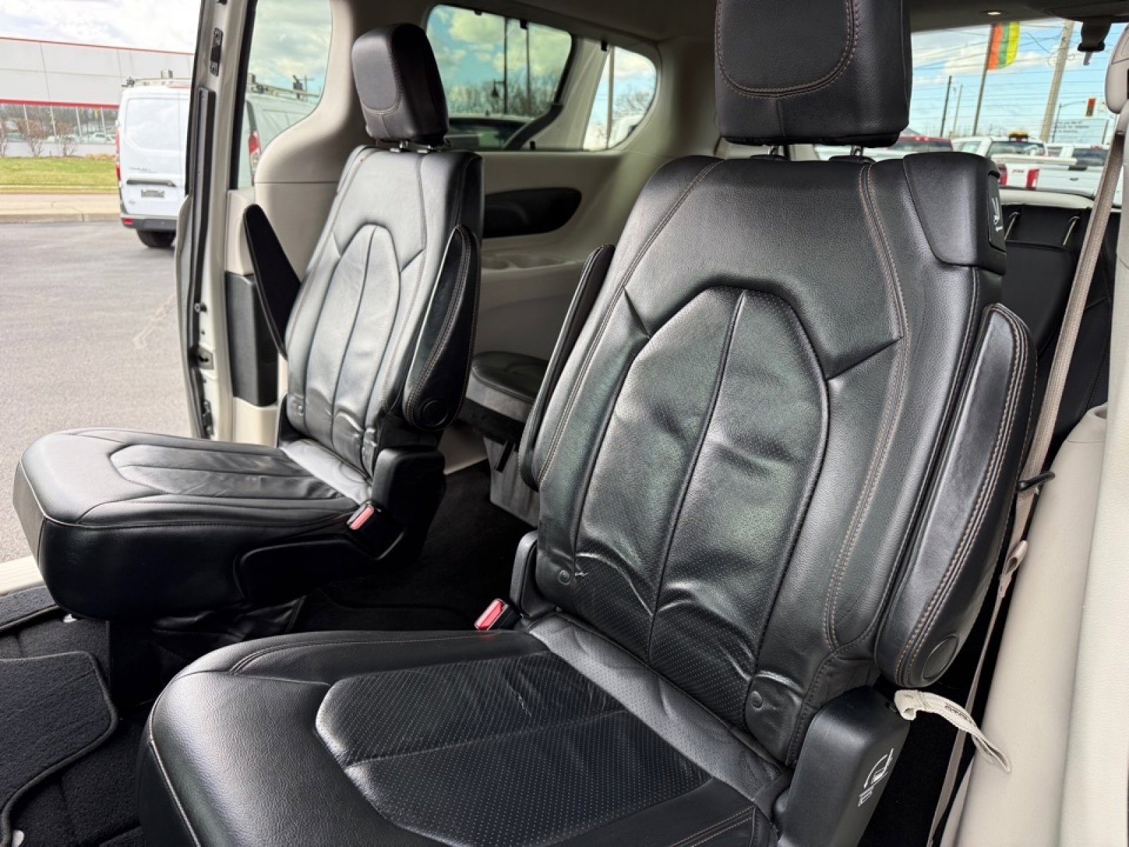 Used 2017 Chrysler Pacifica Touring-L Plus image 30