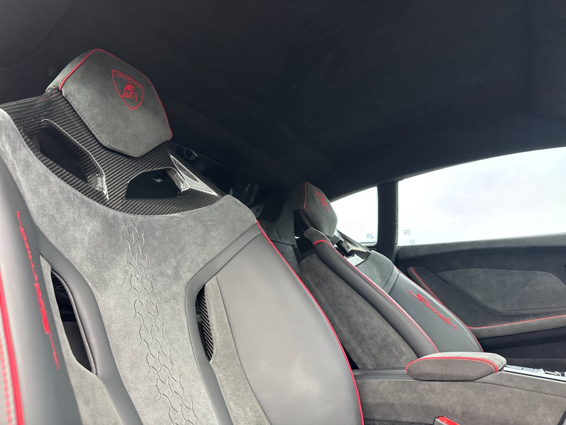 Used 2024 Lamborghini Huracan Sterrato image 18