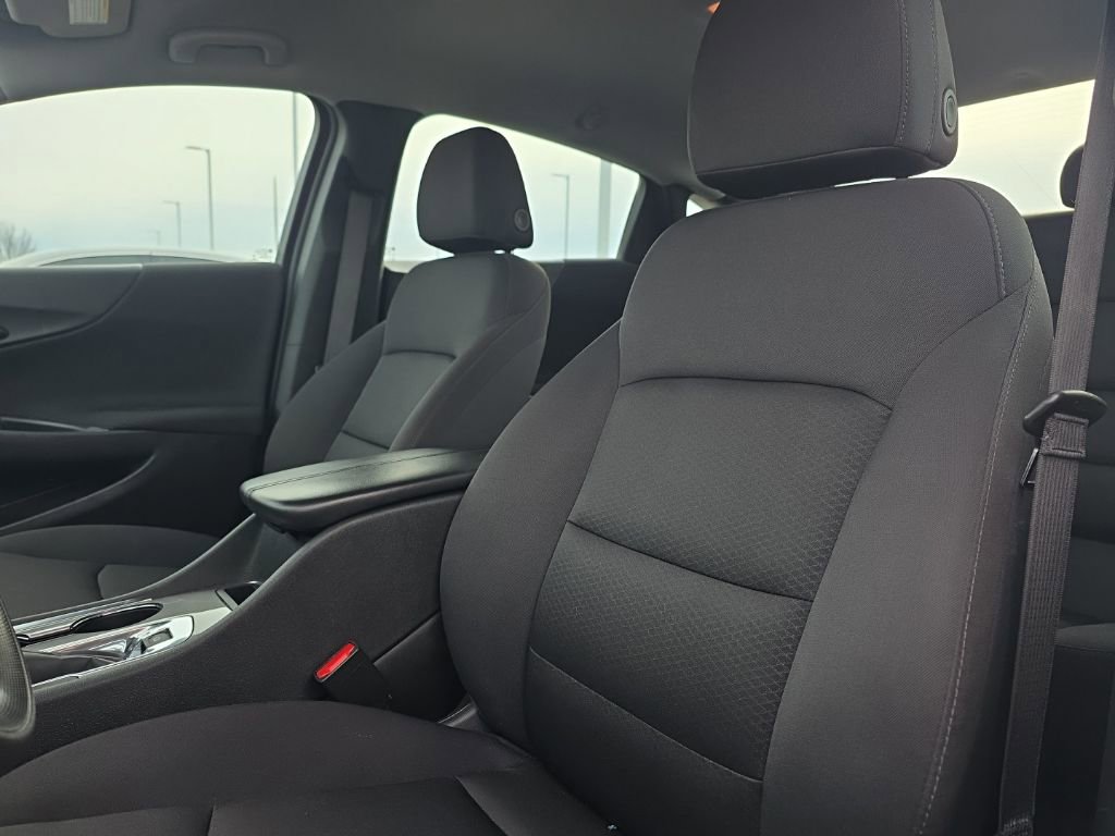 Used 2021 Chevrolet Malibu RS image 16