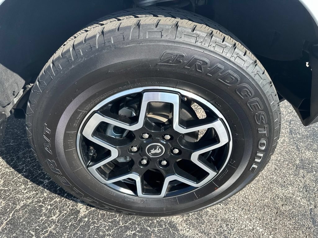 Used 2025 Ford Bronco Outer Banks AWD/4WD image 12