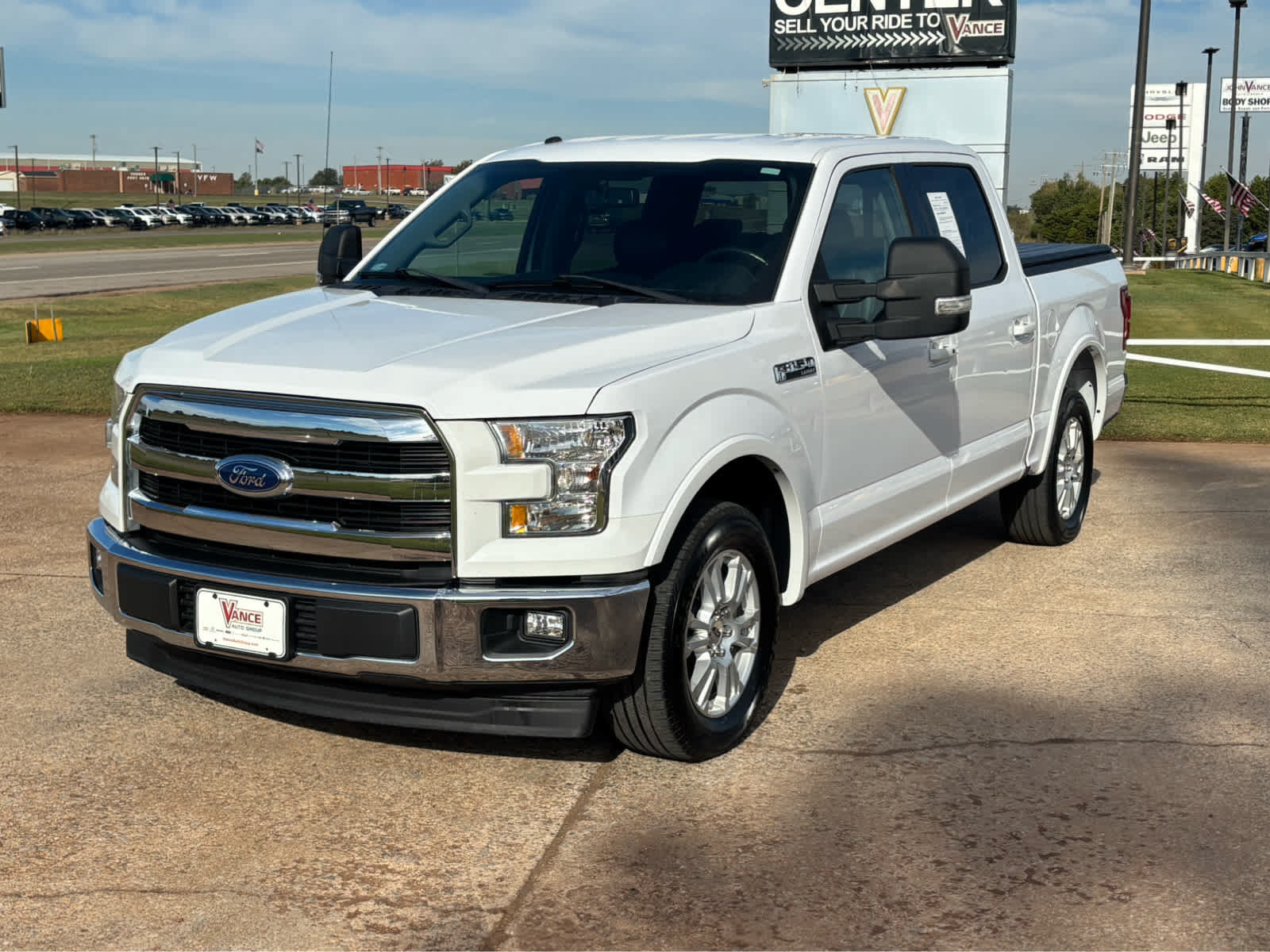 Used 2017 Ford F150 Lariat w/ Equipment Group 501A Mid RWD image 3