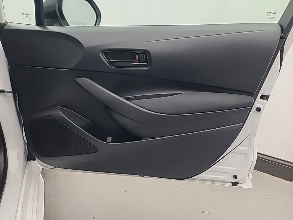 Used 2025 Toyota Corolla LE FWD image 14
