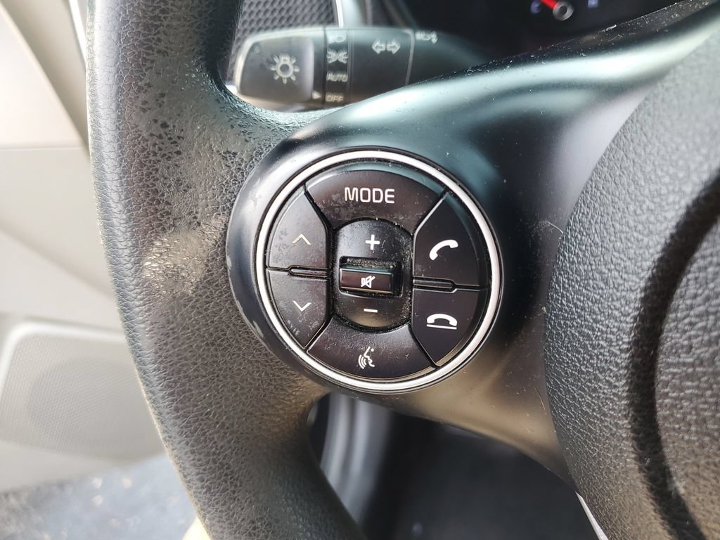 Used 2020 Kia Soul LX FWD image 11