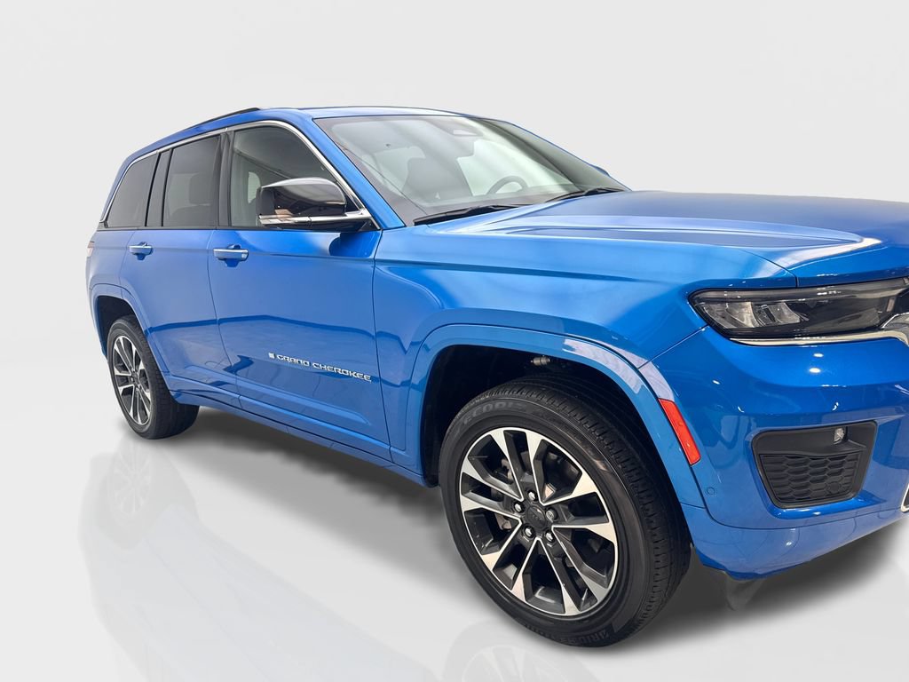 Used 2022 Jeep Grand Cherokee Overland w/ Advanced Protech Group III AWD/4WD image 12