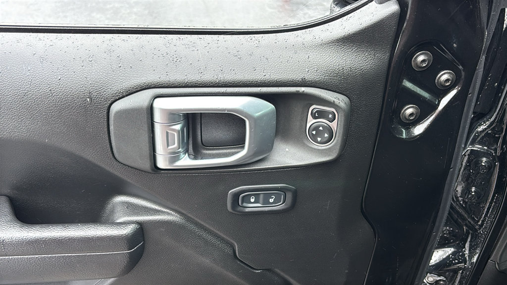 Used 2023 Jeep Gladiator Sport AWD/4WD image 12