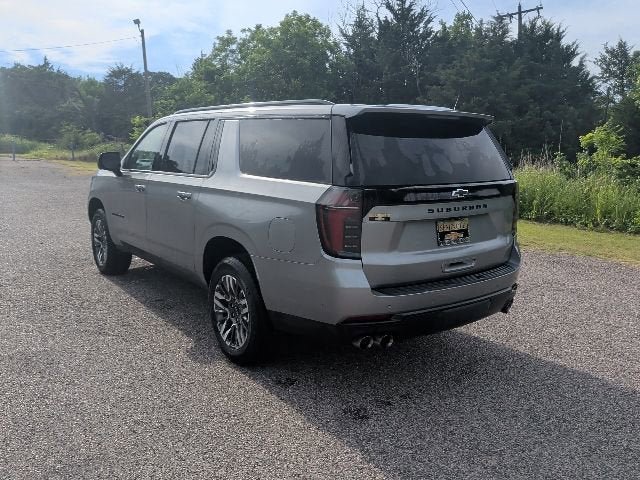 Used 2025 Chevrolet Suburban Z71 AWD/4WD image 4