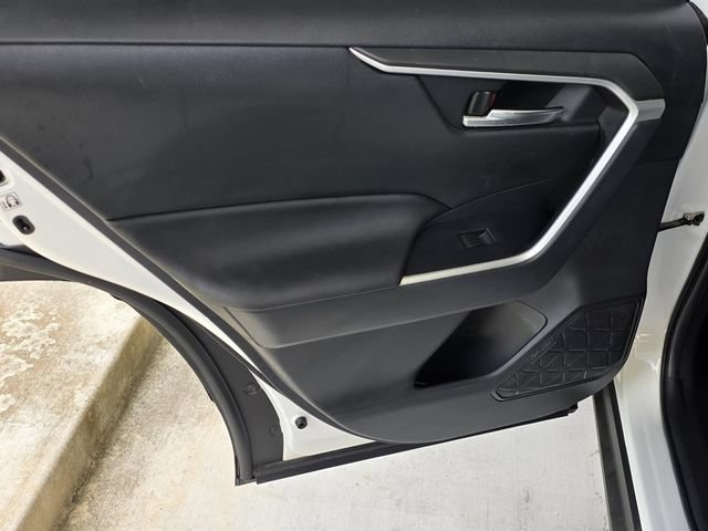 Used 2019 Toyota RAV4 XLE w/ Carpet Mat Package AWD/4WD image 34
