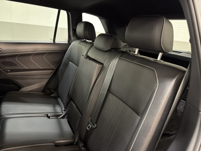 Certified 2024 Volkswagen Tiguan SE R-Line AWD/4WD image 21
