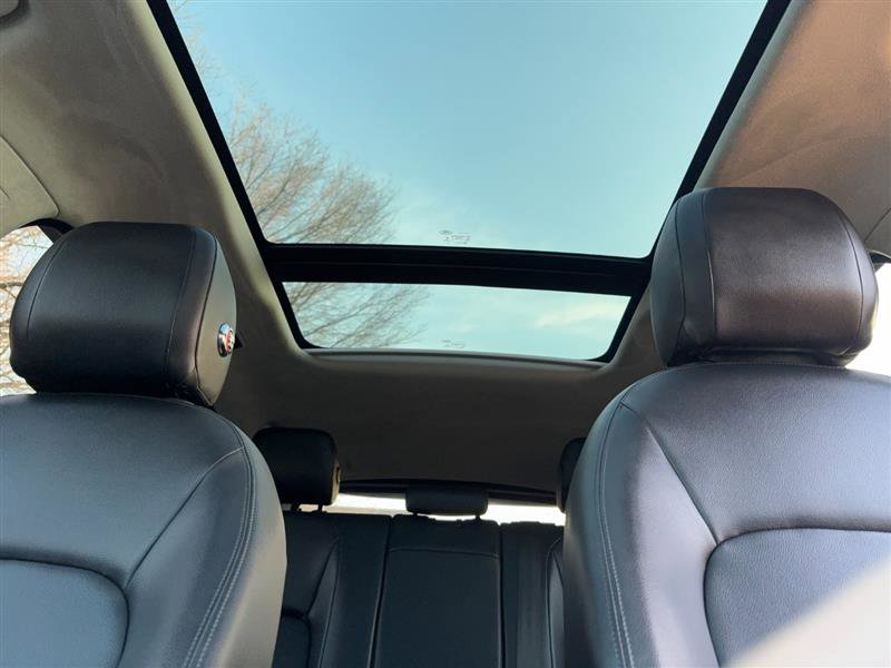 Used 2020 Jaguar F-PACE 25T image 18