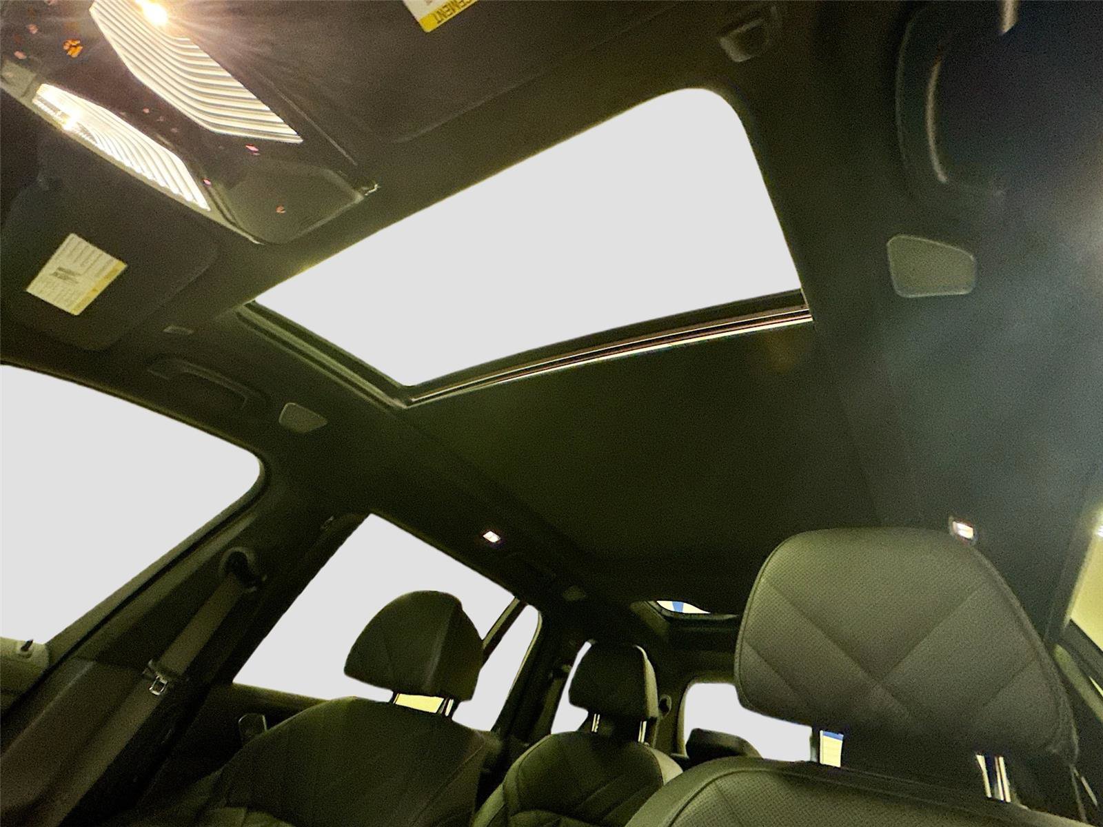 Used 2024 BMW X7 xDrive40i w/ M Sport Package image 23